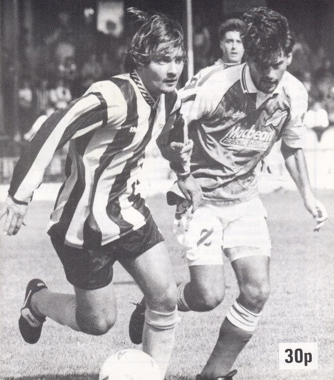 Martin Neil in action for Berwick Rangers in season 94-95