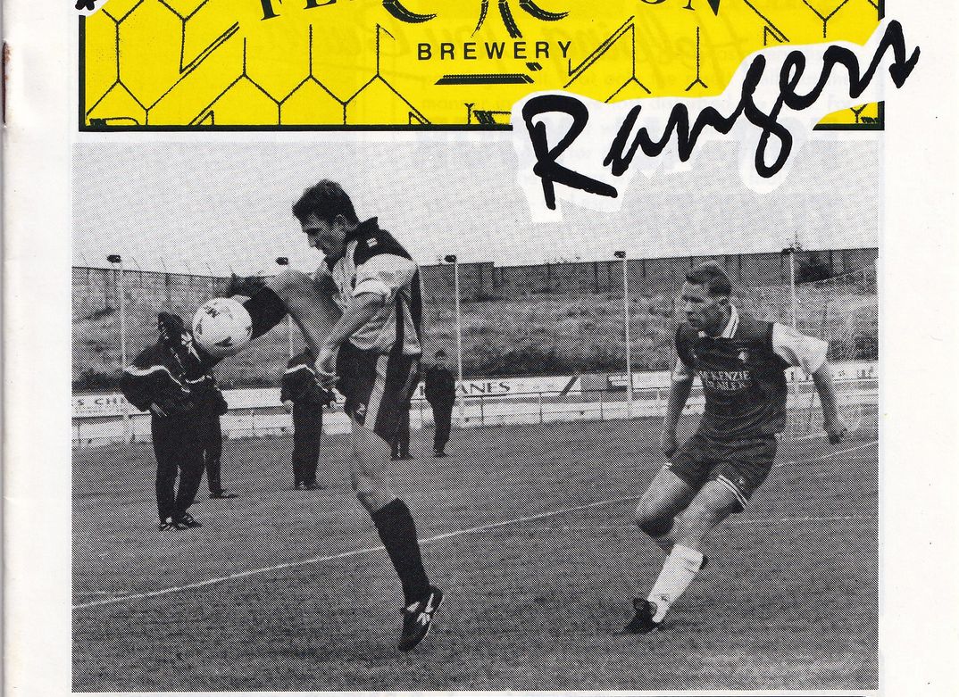 Paul rutherford controls the ball for Berwick against Stirling 26 Aug